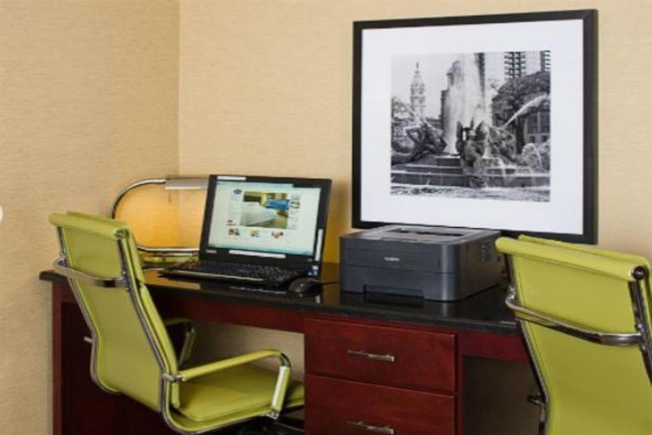 Hampton Inn Philadelphia/Уилоу Гроув Екстериор снимка
