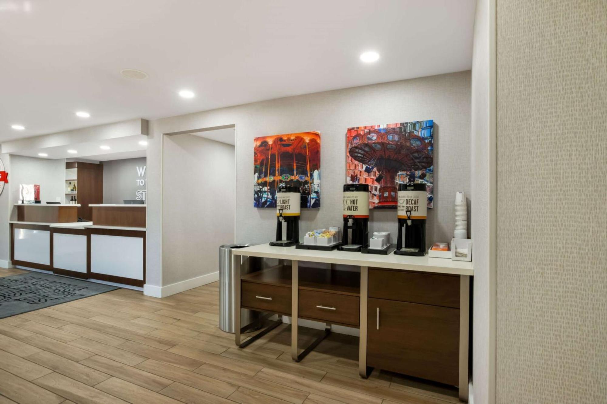 Hampton Inn Philadelphia/Уилоу Гроув Екстериор снимка